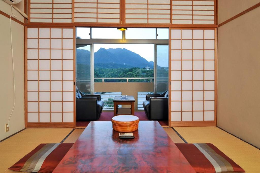 Hotel Yakushima Sanso - Tap to explore photos