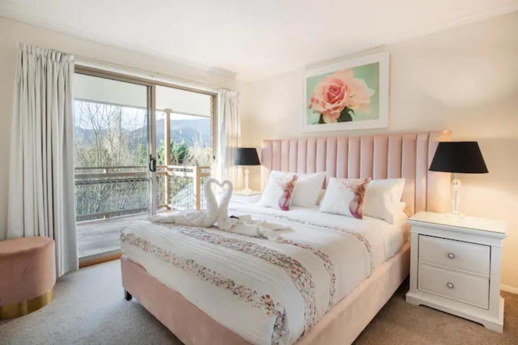 Chestnut Tree Holiday Apartments - Tap to explore photos