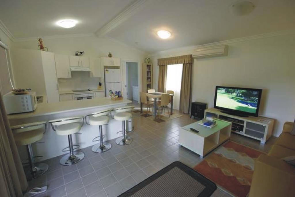 Broke Village Hideaway photo 3