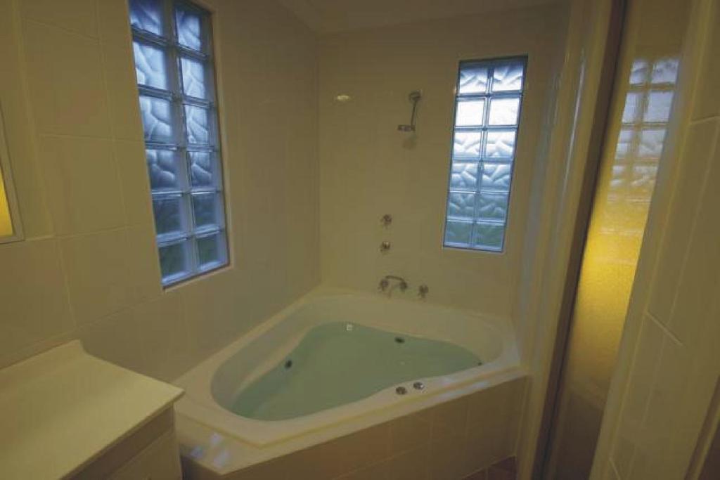 Broke Village Hideaway photo 4