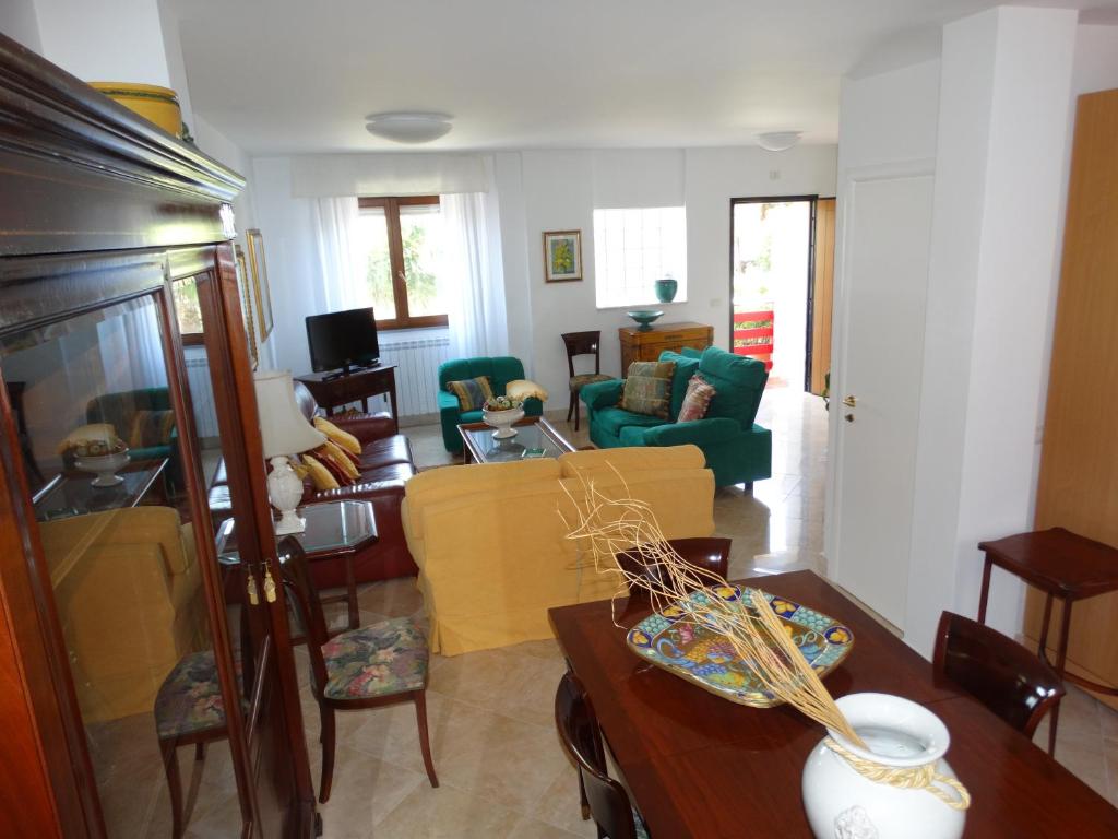 Silenzi Holiday Home photo 4