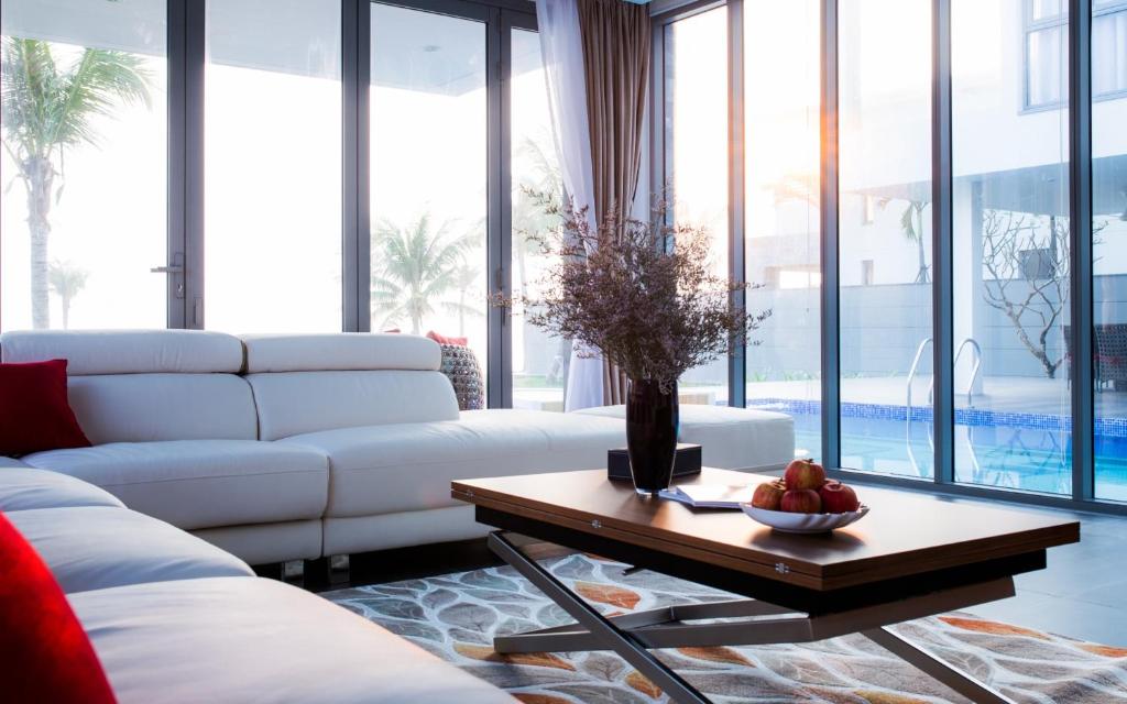 Luxury Yacht Villa - Tap to explore photos
