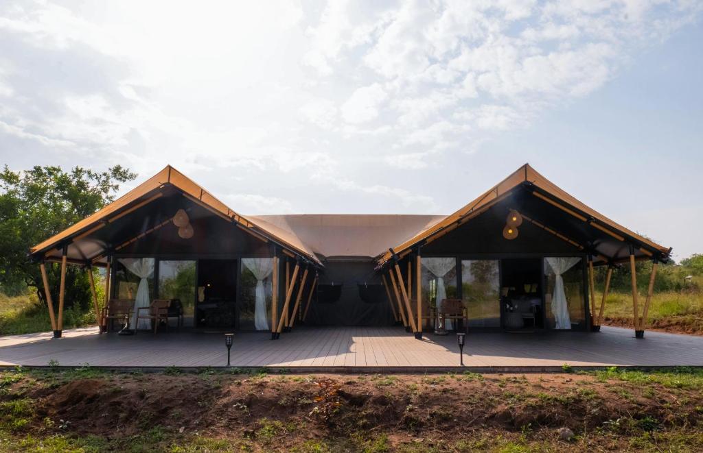 Malaika Mara River Luxury Camp - Tap to explore photos