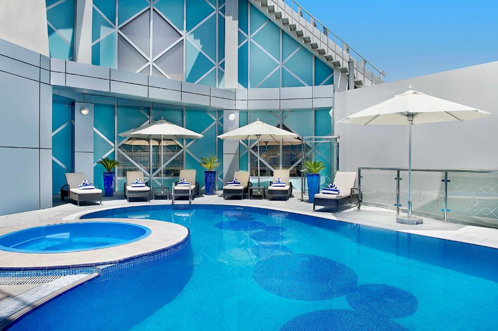 Двухместный (Специальное предложение Staycation - Номер «Премиум» со скидкой 25% на еду и напитки, бесплатным предоставлением номера более высокой категории, гарантированной ранней регистрацией заезда и поздней регистрацией отъезда), Отель City Seasons Towers Hotel Bur Dubai