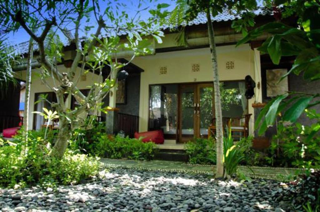 Dhita Bila Bungalows & Dive