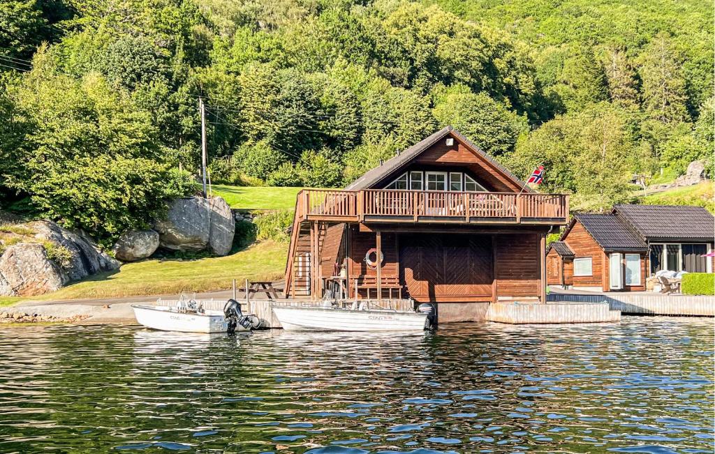 Amazing Home In Farsund With 3 Bedrooms And Wifi