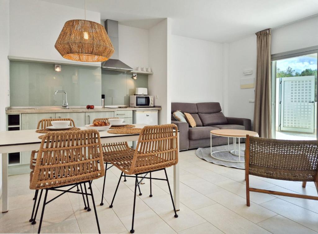 Apartaments Proa Es Pujols - Adults Only - Tap to explore photos