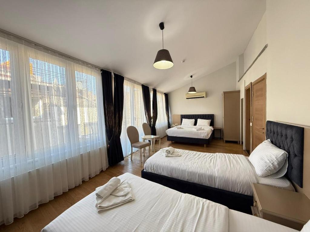 Taksim Istiklal Street Next2 Hotel Room Type - Deluxe Quadruple Room