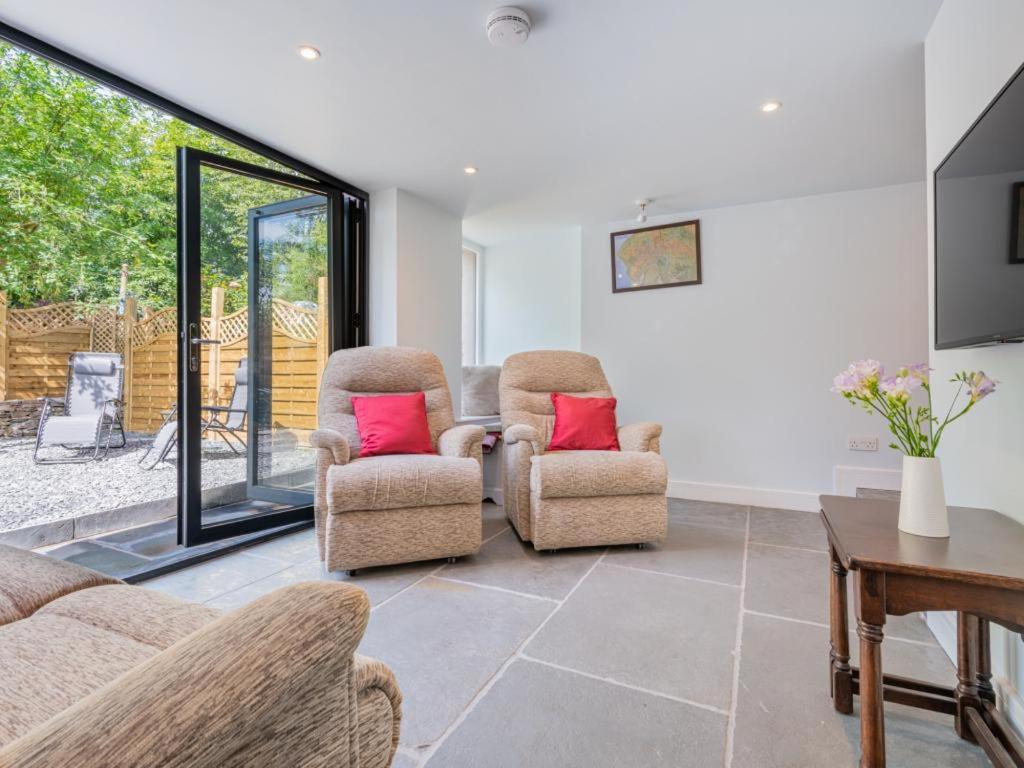 2 Bed in Kendal oc-sz590 - Tap to explore photos