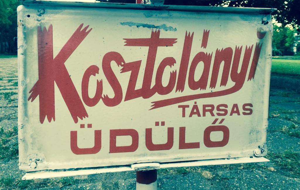 Kosztolányi Apartmanház photo 2