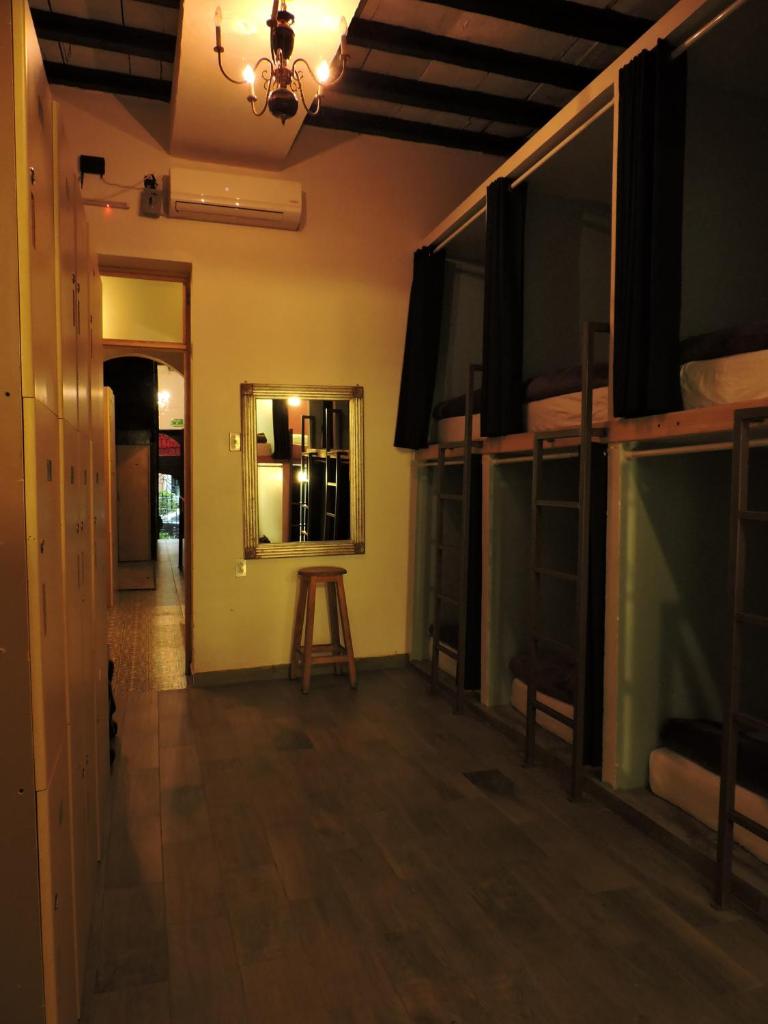 Номер (Односпальная кровать в общем номере для мужчин и женщин), Capsule Hostel