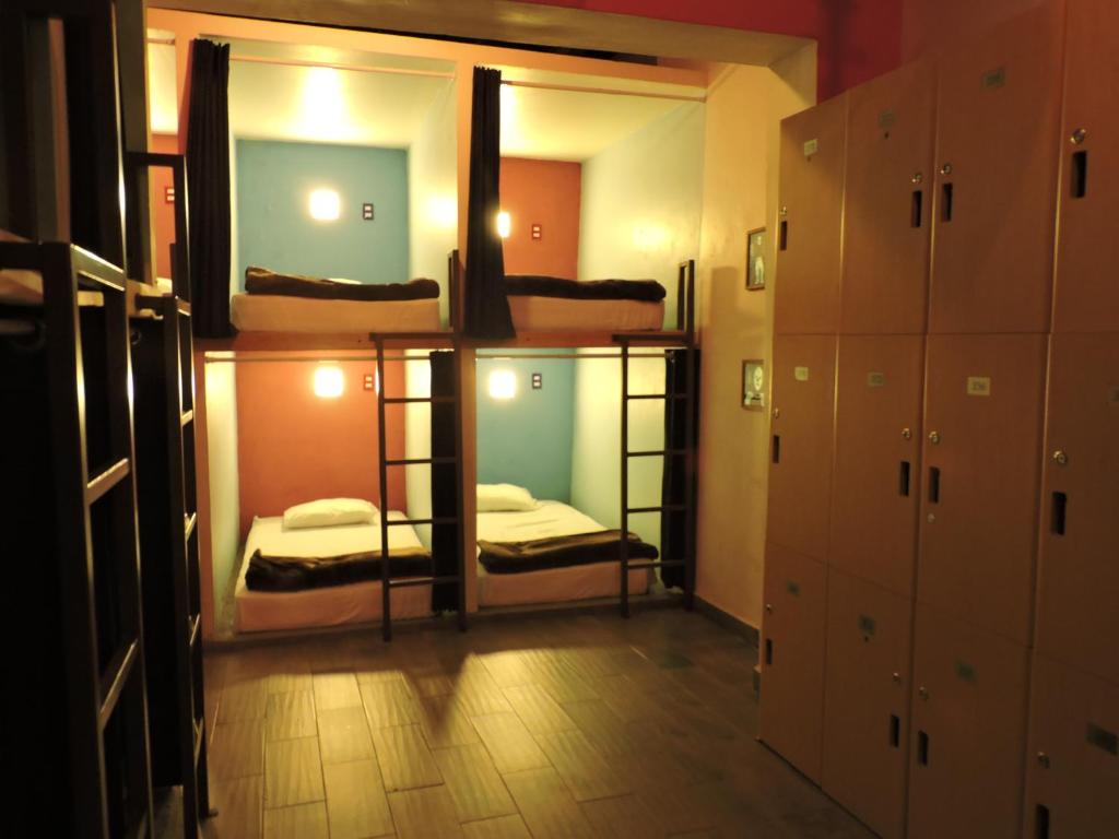 Номер (Односпальная кровать в общем номере для мужчин и женщин), Capsule Hostel