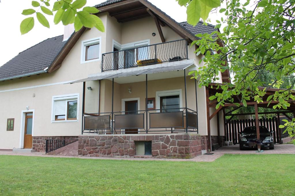 Márta Apartman photo 1
