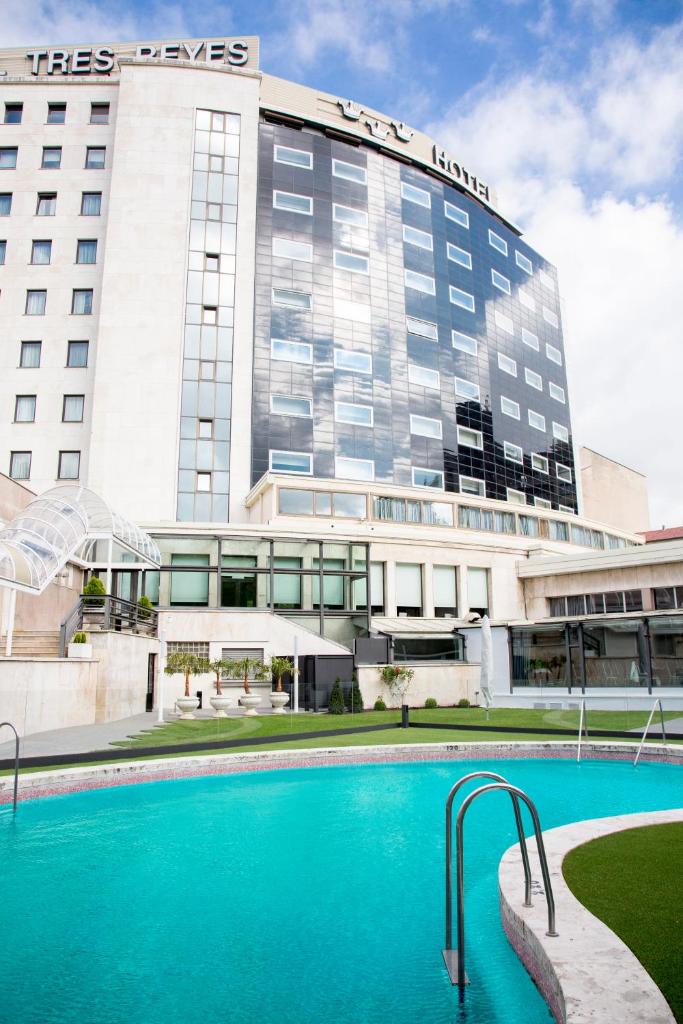 Hotel Tres Reyes Pamplona photo 3