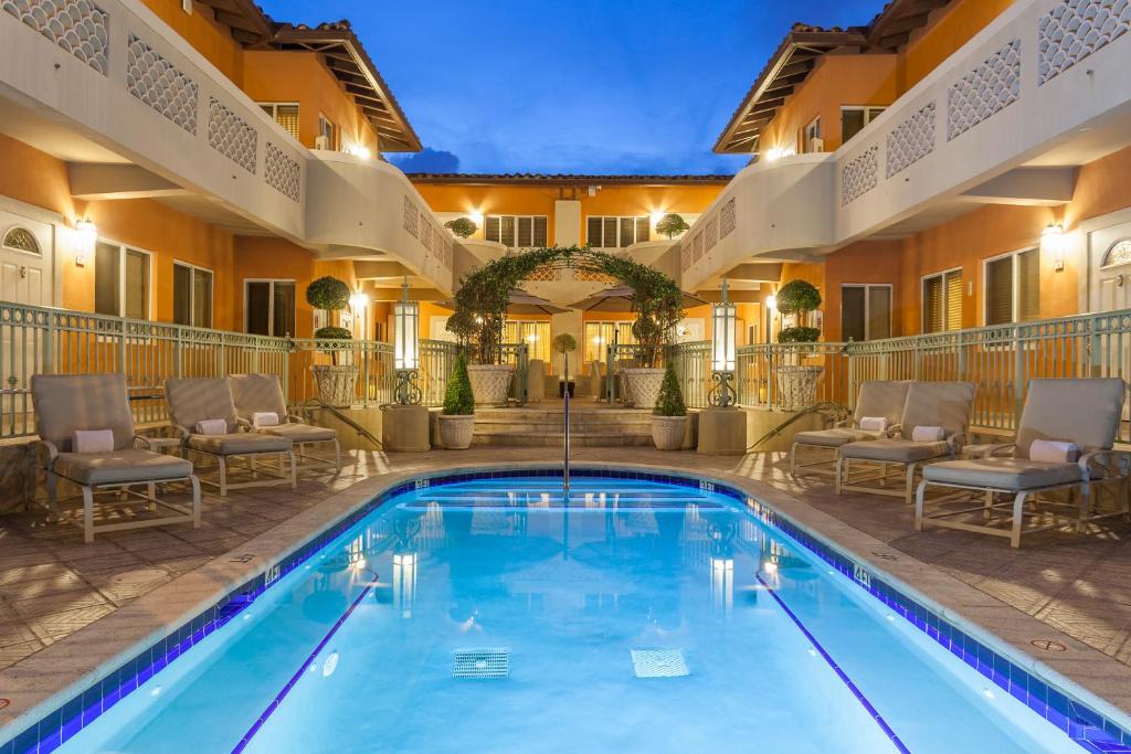 Sun Harbour Boutique Hotel image