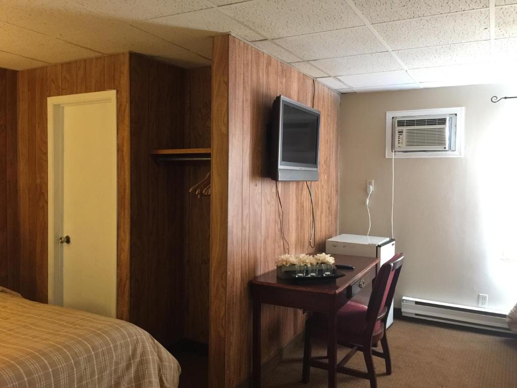 The Falls Family Lodge photo 1
