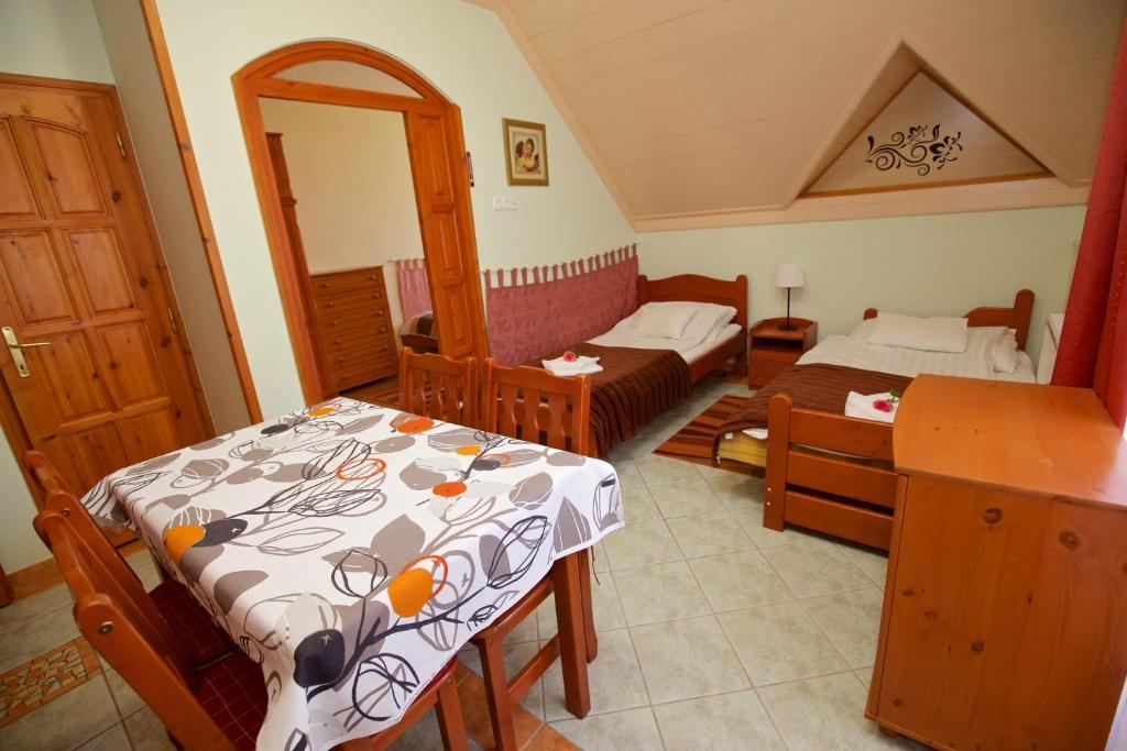 Апартаменты (Апартаменты (для 4 взрослых)), Royal Apartman