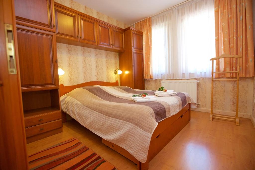 Апартаменты (Улучшенные апартаменты (для 4 взрослых)), Royal Apartman