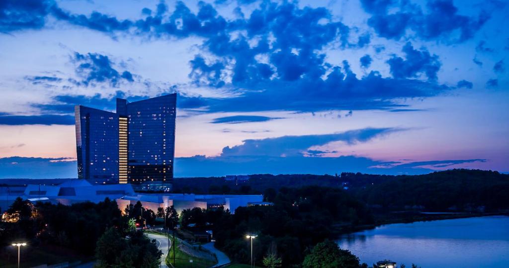 Mohegan Sun image