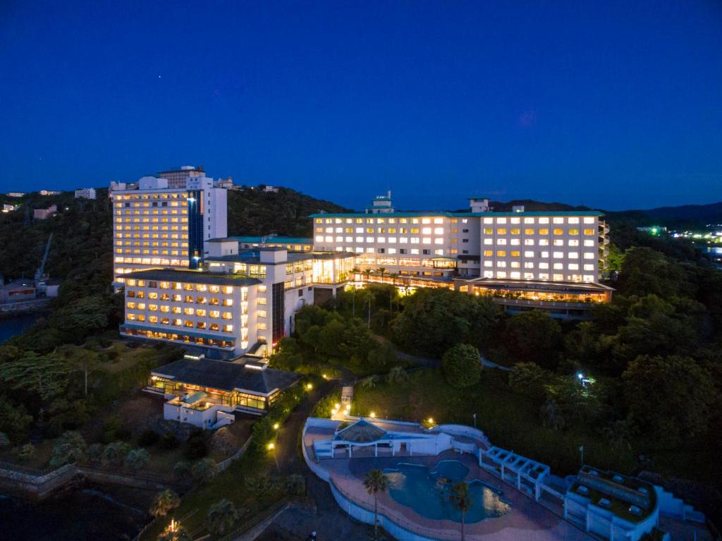 Toba Seaside Hotel photo 1