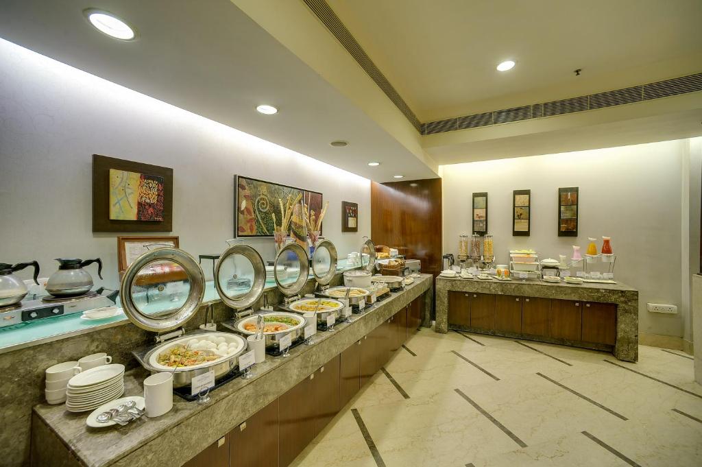Двухместный (Superior Double or Twin Room with 15% dis on F&B and 2 Hours early check in or late check out subject to availability), The Muse Sarovar Portico