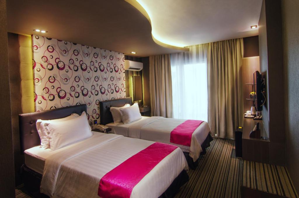 Eloisa Royal Suites photo 4