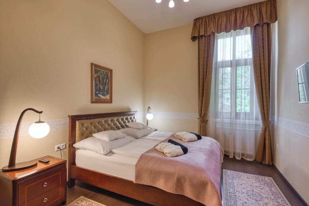 Főnix Wellness Resort - Tap to explore photos
