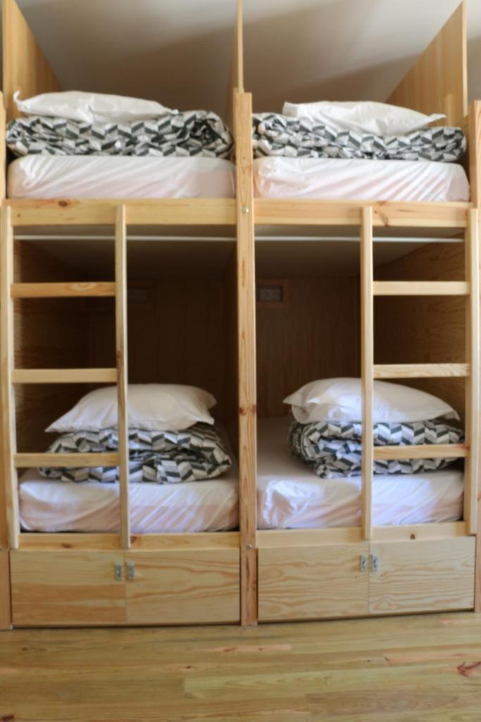Номер (Односпальная кровать в общем номере с 10 кроватями), Nice Way Porto Hostel