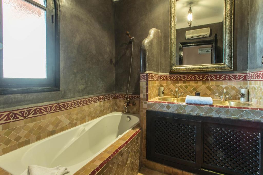 Семейный (Семейный номер с балконом), Villa amira et spa