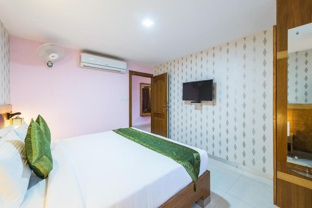 Двухместный ([Sanitized] Deluxe Double Room), Treebo Akshaya Lalbagh Inn