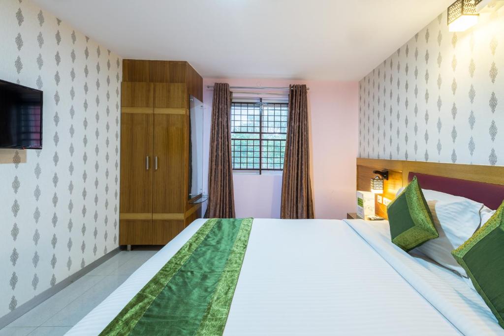 Двухместный ([Sanitized] Deluxe Double Room), Treebo Akshaya Lalbagh Inn