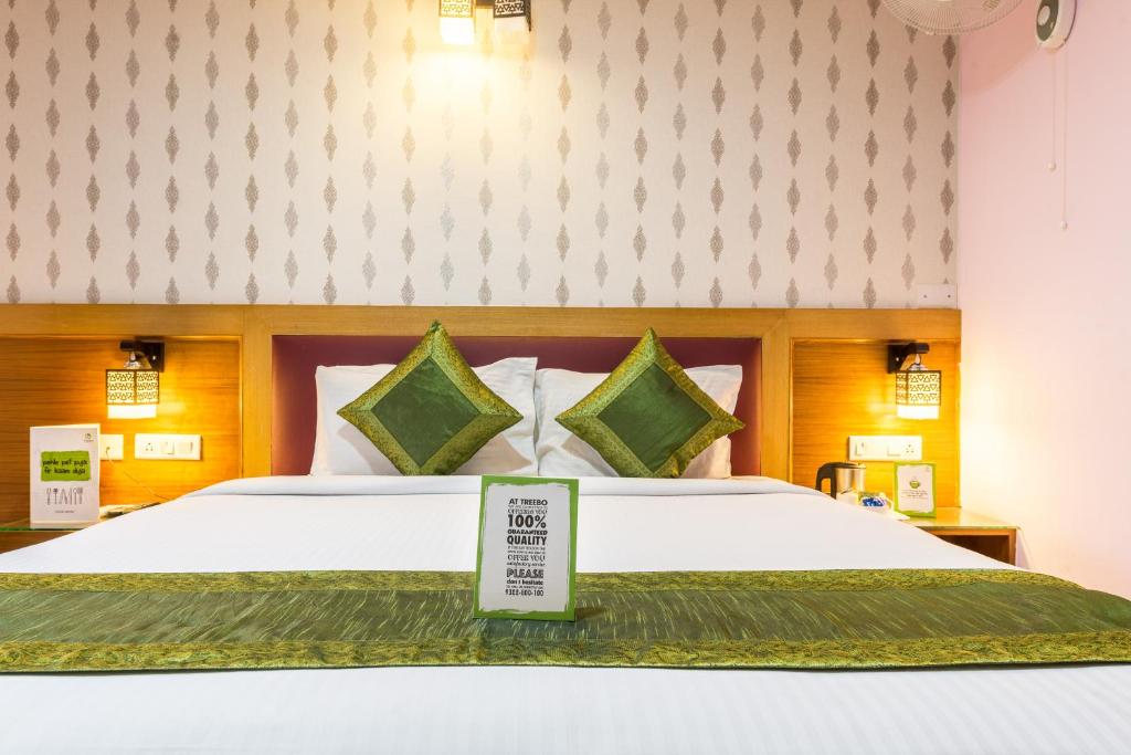 Двухместный ([Sanitized] Deluxe Double Room), Treebo Akshaya Lalbagh Inn