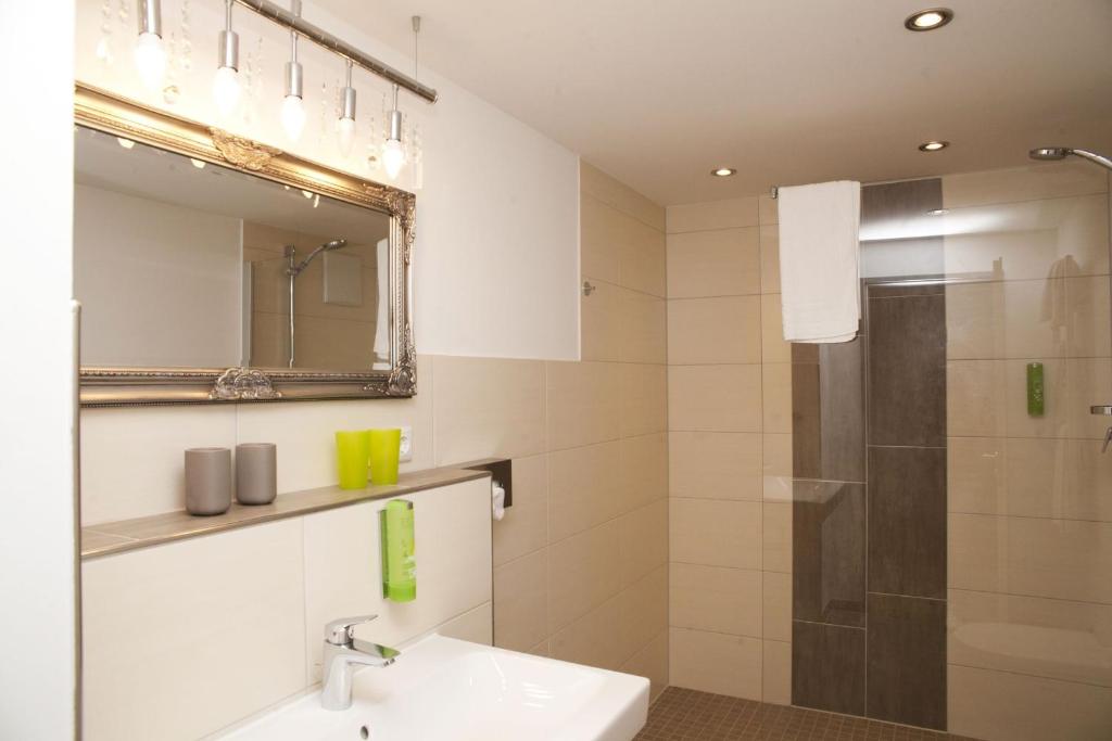 Hotel Vintage Am Bundesbank-Bunker photo 2