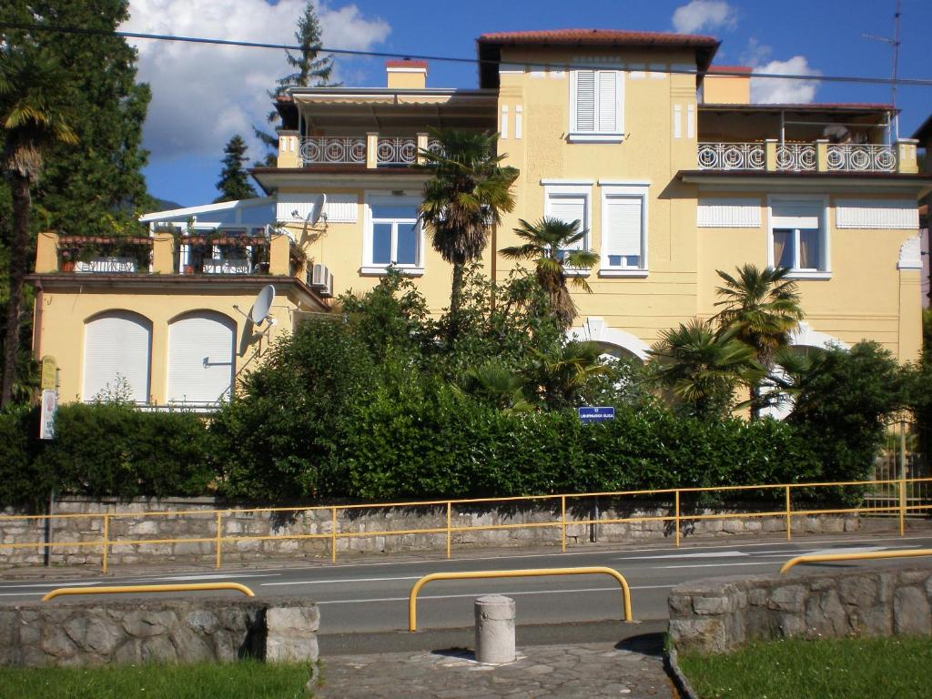 Tivoli Apartment photo 2