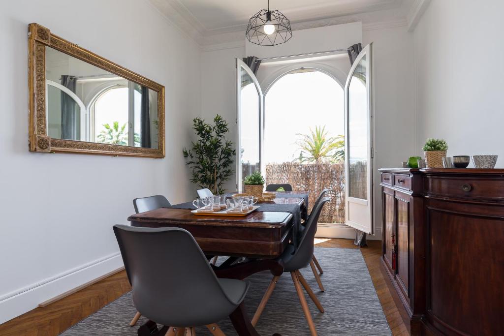 Beautiful apartment by the sea front photo 2