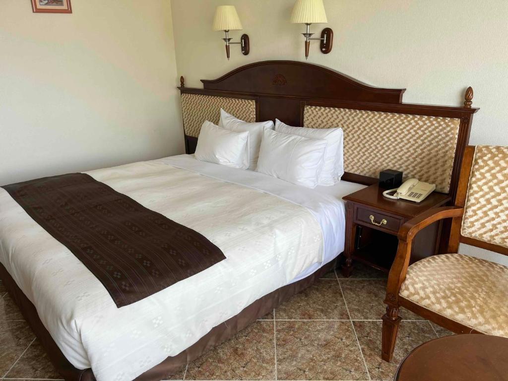Best Western Okinawa Onna Beach - Tap to explore photos