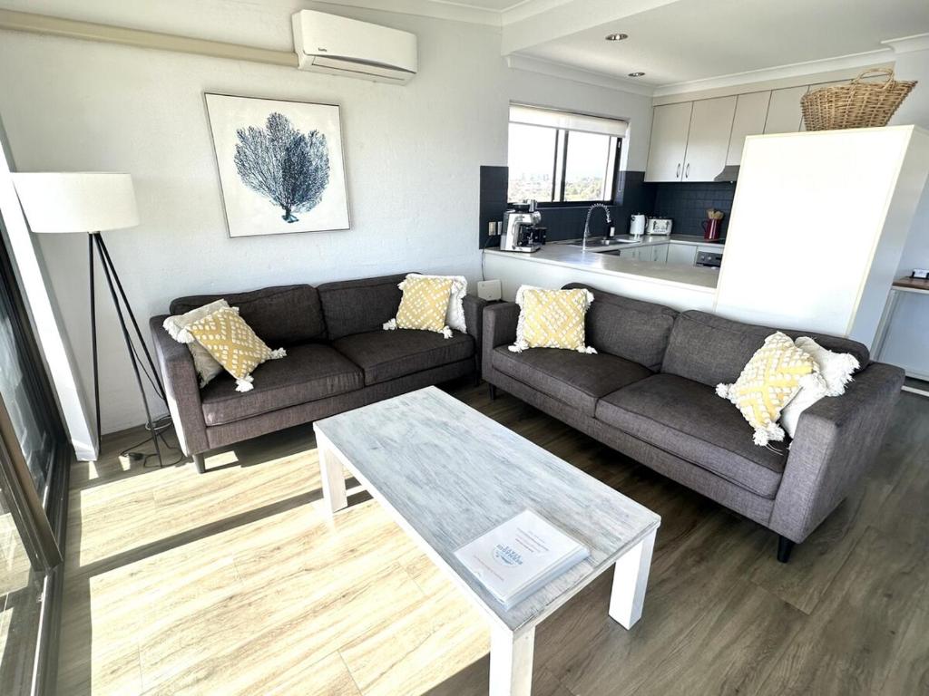 Penthouse Apartment - Amazing Views, Location & Luxury - Tap to explore photos