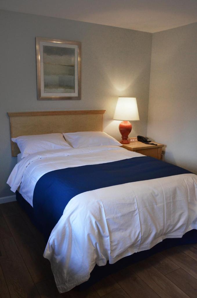 Knights Inn Merritt photo 4