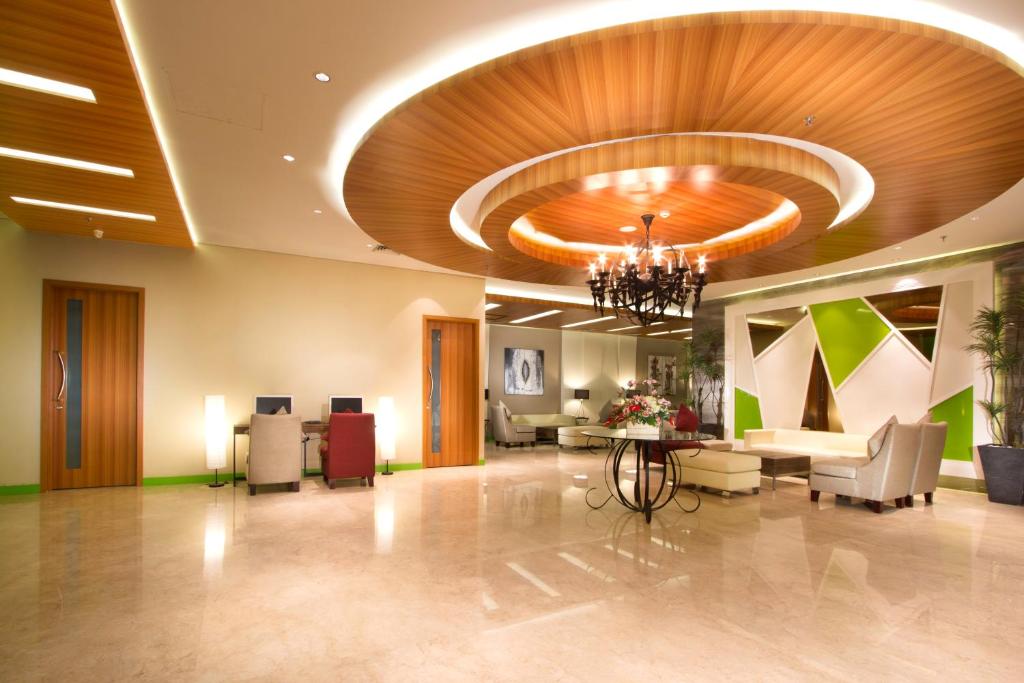 Сьюит (Люкс с 1 спальней), Whiz Prime Hotel Kelapa Gading