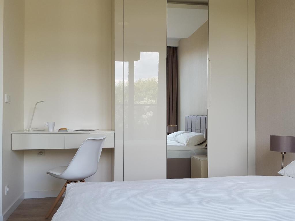 Апартаменты (Апартаменты с 2 спальнями и террасой), Chopin Apartments - City