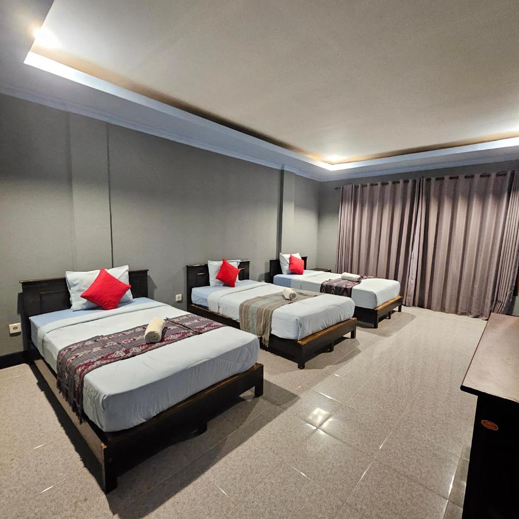 Ridho Malik Hotel Room Type - Triple Room with Sea View