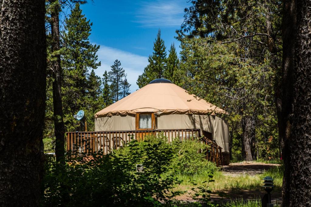 Bend-Sunriver Camping Resort 24 ft. Yurt 12 image