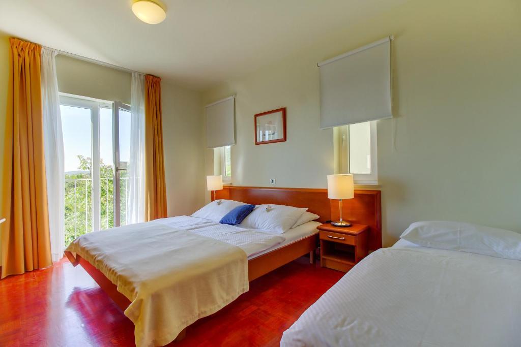 Hotel Manora - Tap to explore photos