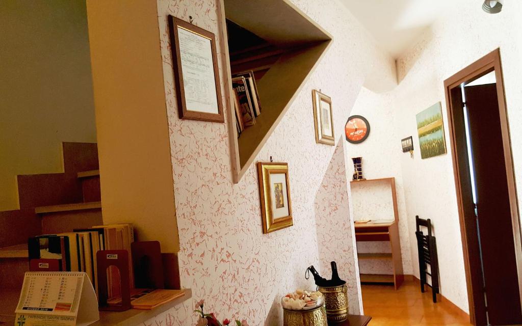 B&B La Pace Ardea - Tap to explore photos
