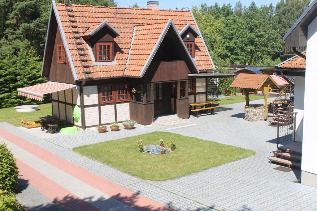 Номер (Шале), Paliepgiris