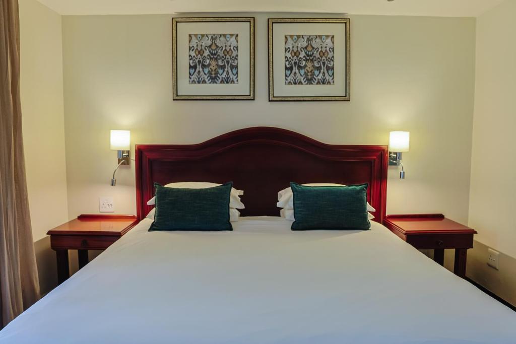 Premier Hotel Regent - Tap to explore photos