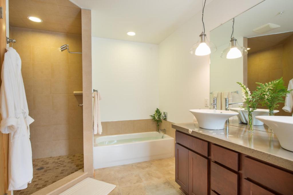 River Spring Lodge image