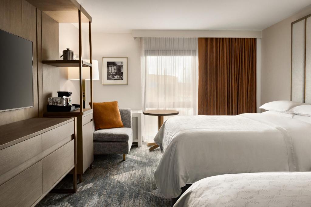 Madison Marriott South - Tap to explore photos