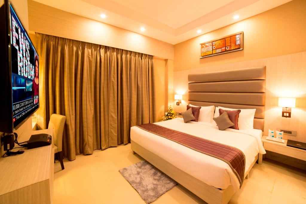 Двухместный (Deluxe Room - Complimentary fruit platter on arrival with 15% discount on Food & soft beverages and 10% discount on Travel desk & Laundry), Golden Tulip Saltlake Kolkata