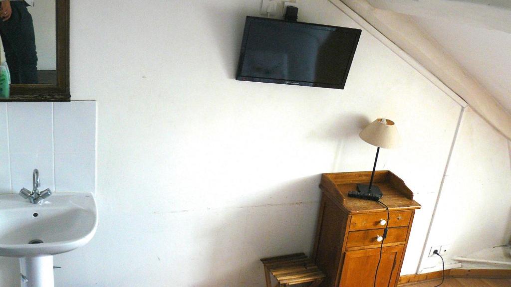Одноместный (Просторный одноместный номер с общей ванной комнатой), Appi Hotel